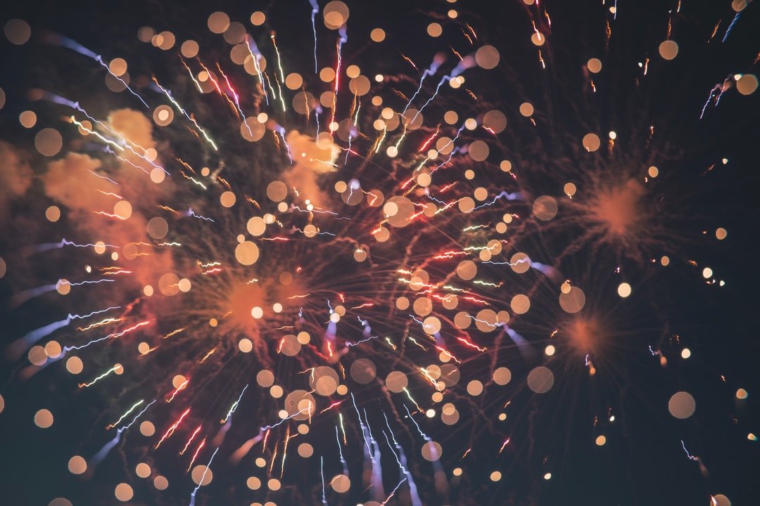 vuurwerk explosie uitspattingen met lichtjes